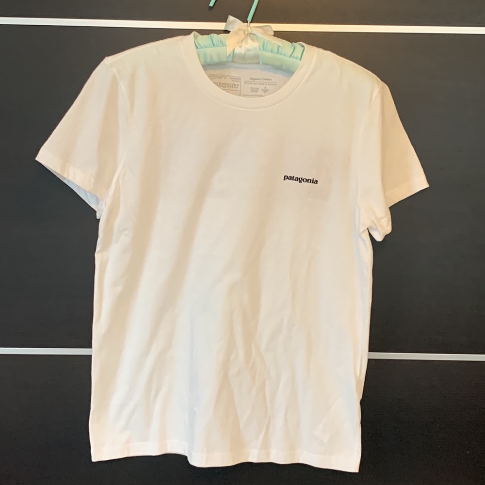 Patagonia Women’s P6 Logo Crew T-Shirt